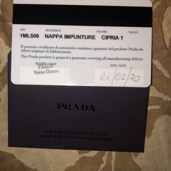 Prada Wallet - Picture 2 of 6